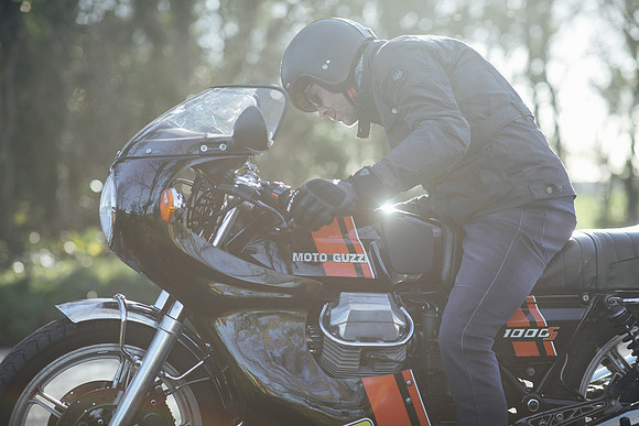 Moto Guzzi 1000S with full fairing