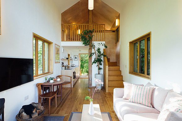 The main living space including mezzanine level at Drovers Bough